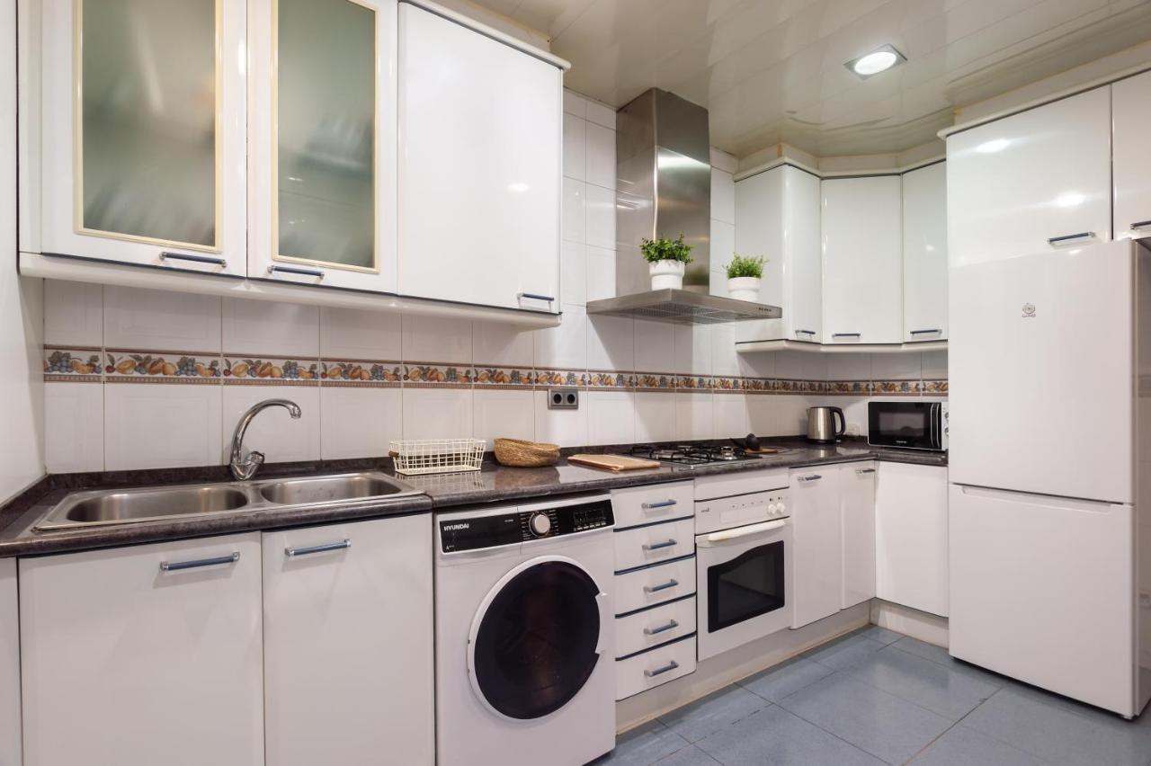Апартаменты Flateli Paris Барселона Экстерьер фото